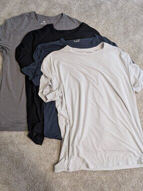 4x Basis Tee